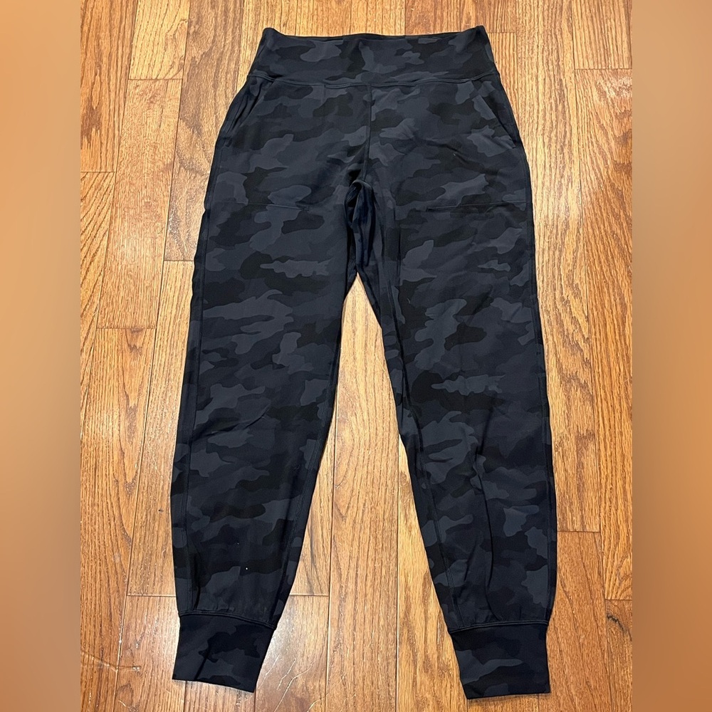 Lululemon Align HR Black Camo Joggers Women’s Sz 8